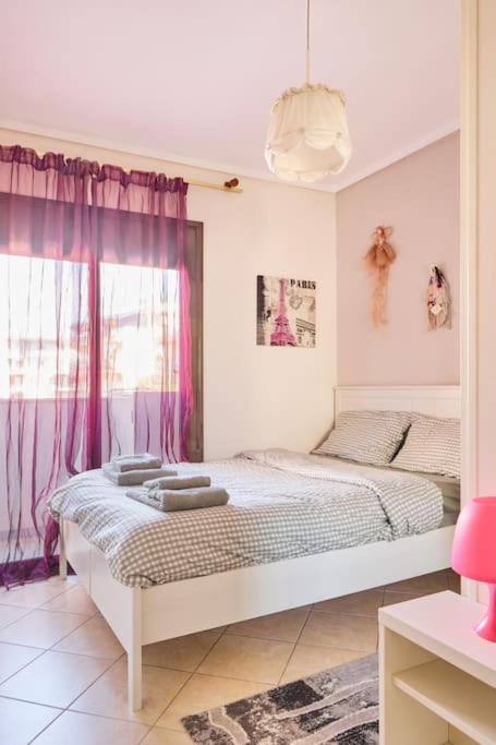 βright Boutique In Vibrant Neighbourhood